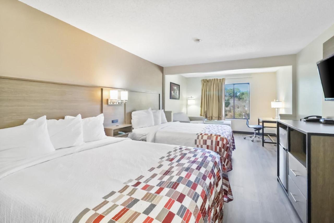 Red Roof Inn & Suites Fayetteville-Fort Bragg Zewnętrze zdjęcie