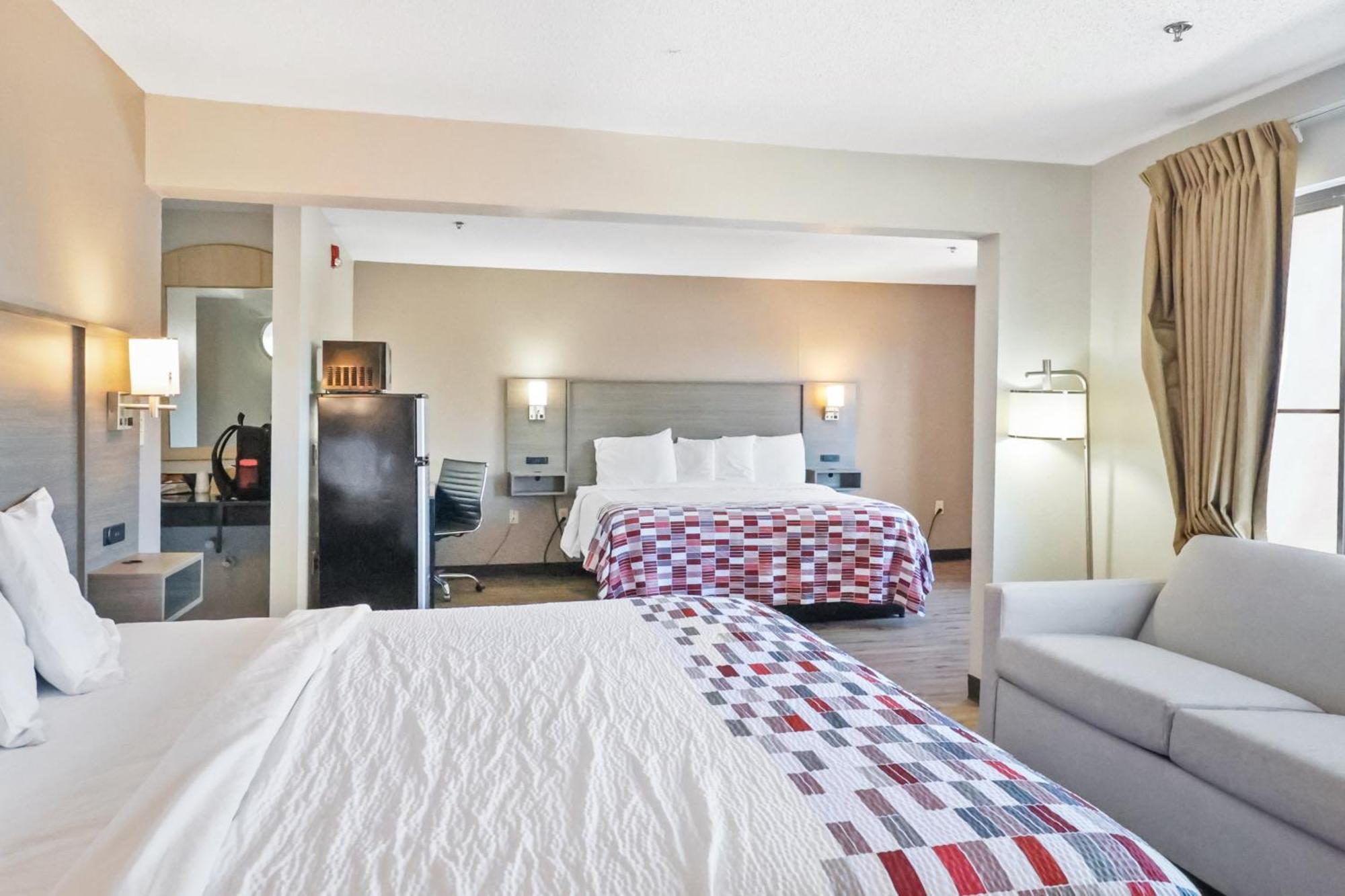 Red Roof Inn & Suites Fayetteville-Fort Bragg Zewnętrze zdjęcie