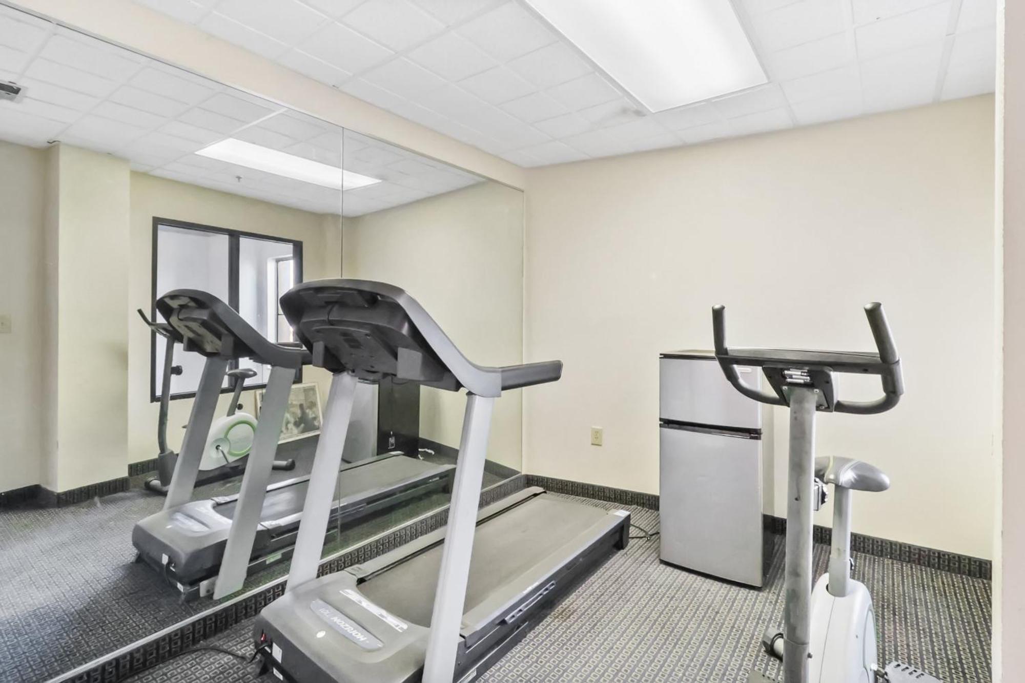 Red Roof Inn & Suites Fayetteville-Fort Bragg Zewnętrze zdjęcie