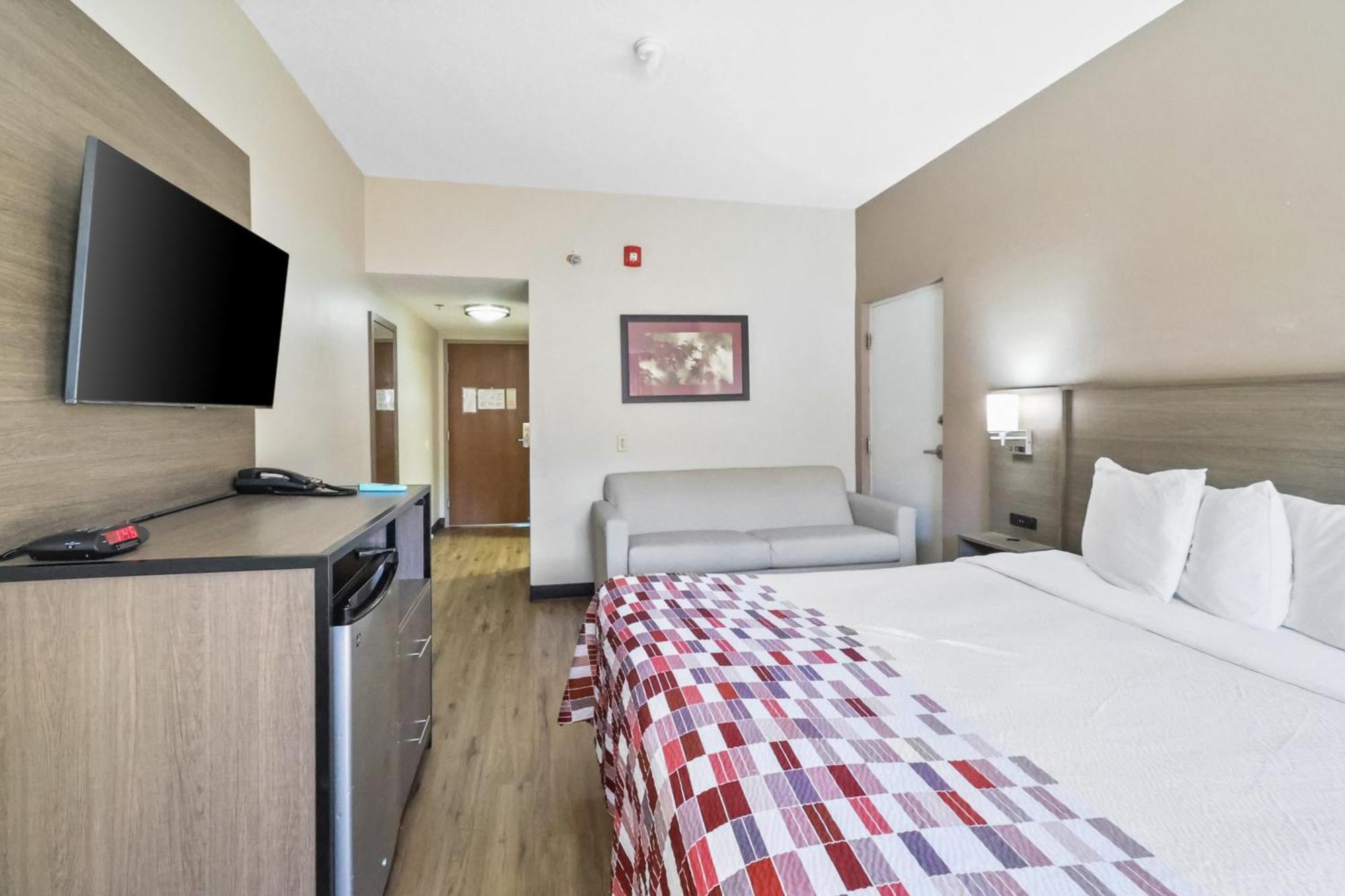Red Roof Inn & Suites Fayetteville-Fort Bragg Zewnętrze zdjęcie
