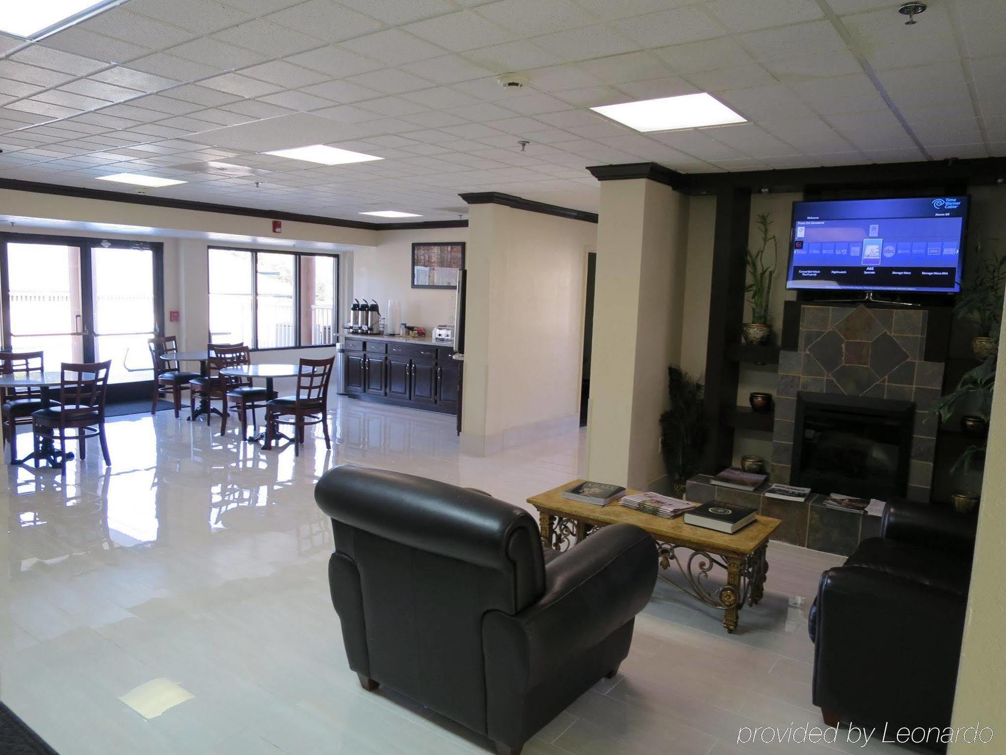 Red Roof Inn & Suites Fayetteville-Fort Bragg Zewnętrze zdjęcie
