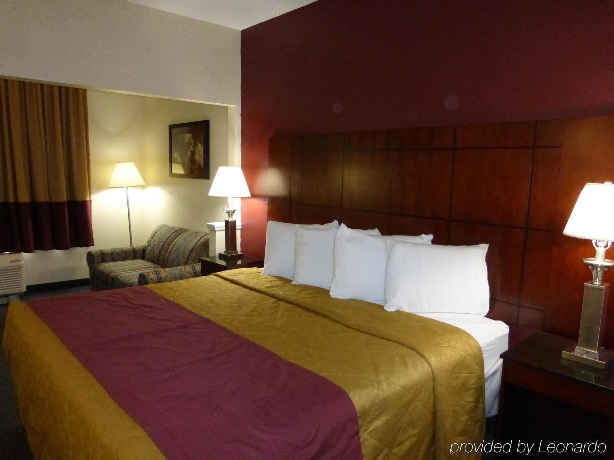 Red Roof Inn & Suites Fayetteville-Fort Bragg Zewnętrze zdjęcie