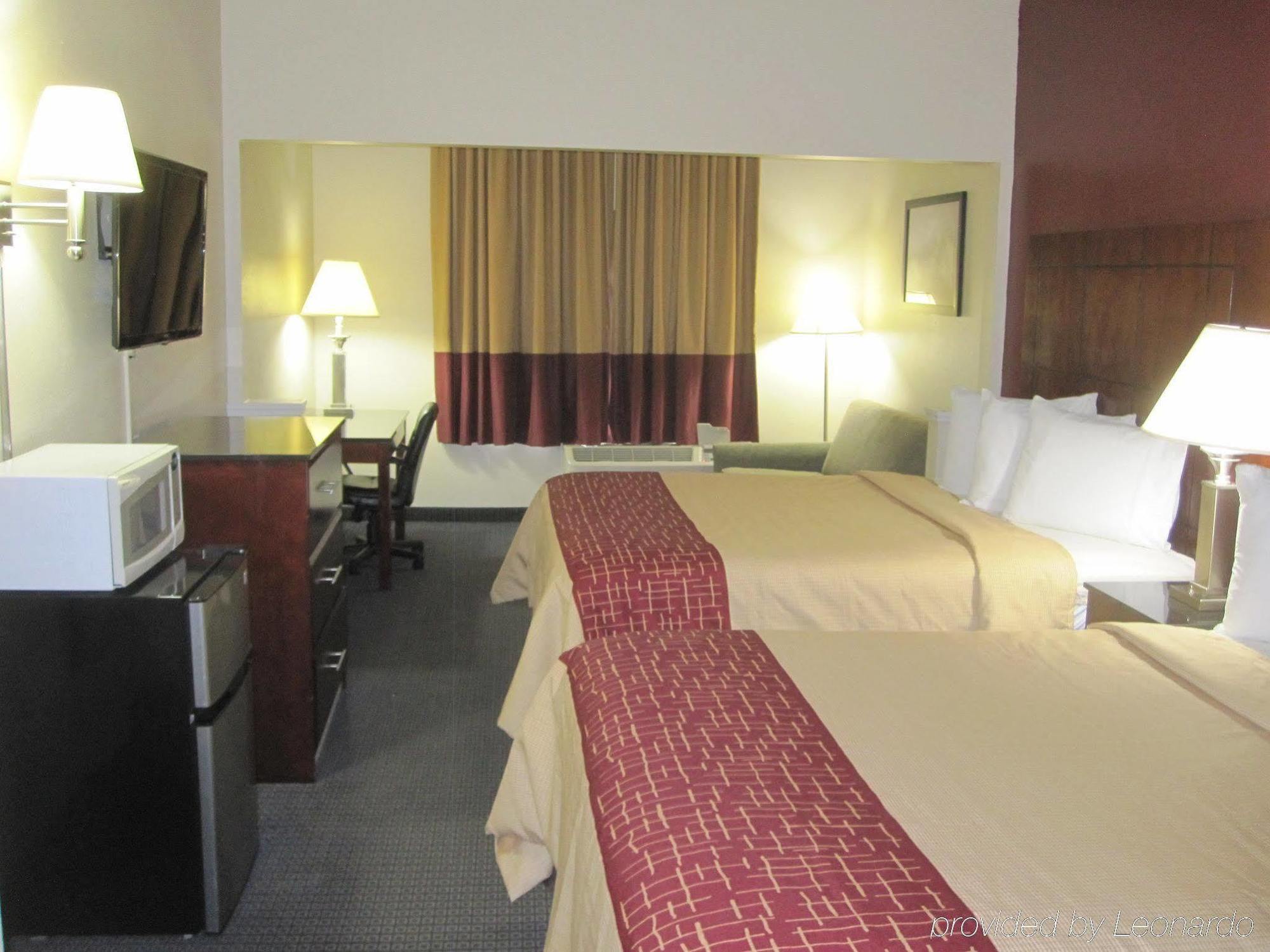 Red Roof Inn & Suites Fayetteville-Fort Bragg Zewnętrze zdjęcie