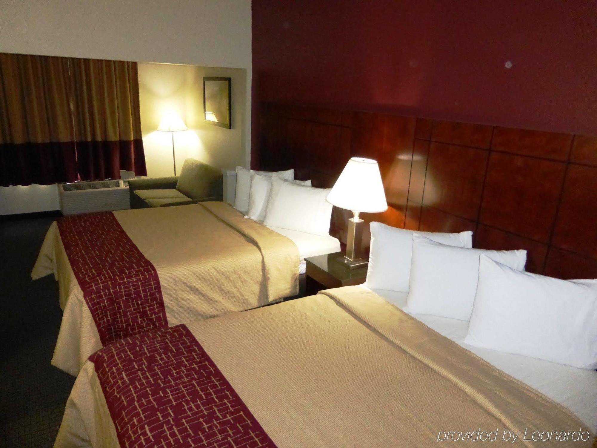 Red Roof Inn & Suites Fayetteville-Fort Bragg Zewnętrze zdjęcie