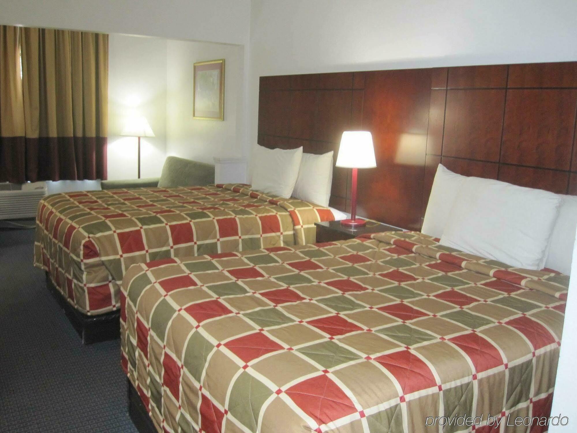 Red Roof Inn & Suites Fayetteville-Fort Bragg Zewnętrze zdjęcie